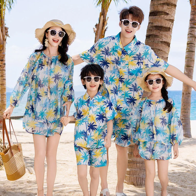 The Plant Parent - Família férias olhar roupas combinando férias